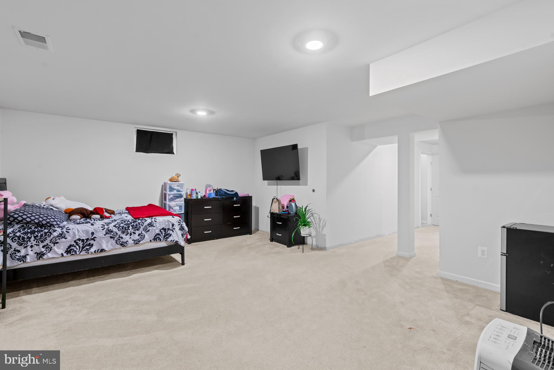 WEST FIELDS - Residential