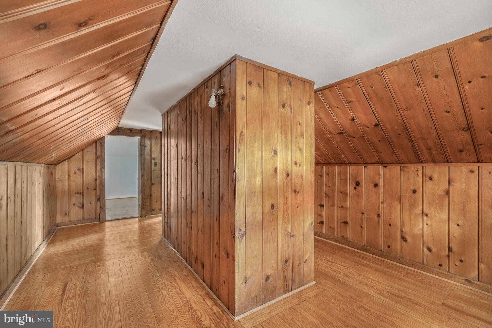 MAYWOOD - Residential