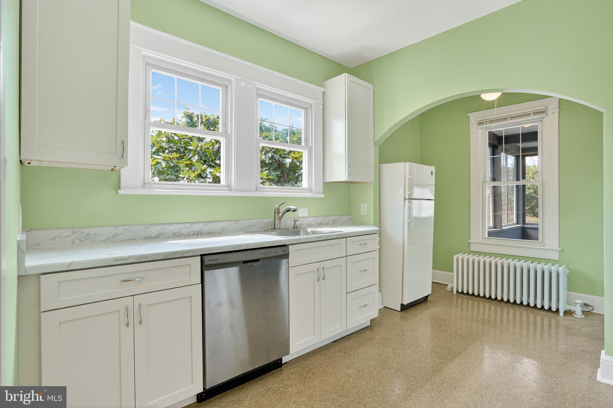 MAYWOOD - Residential