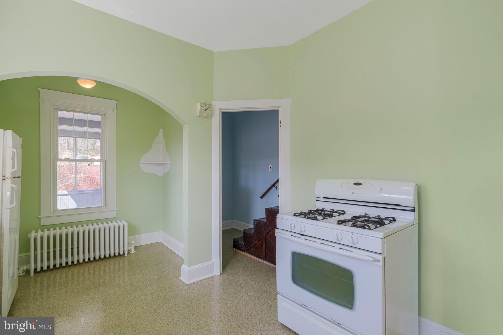 MAYWOOD - Residential