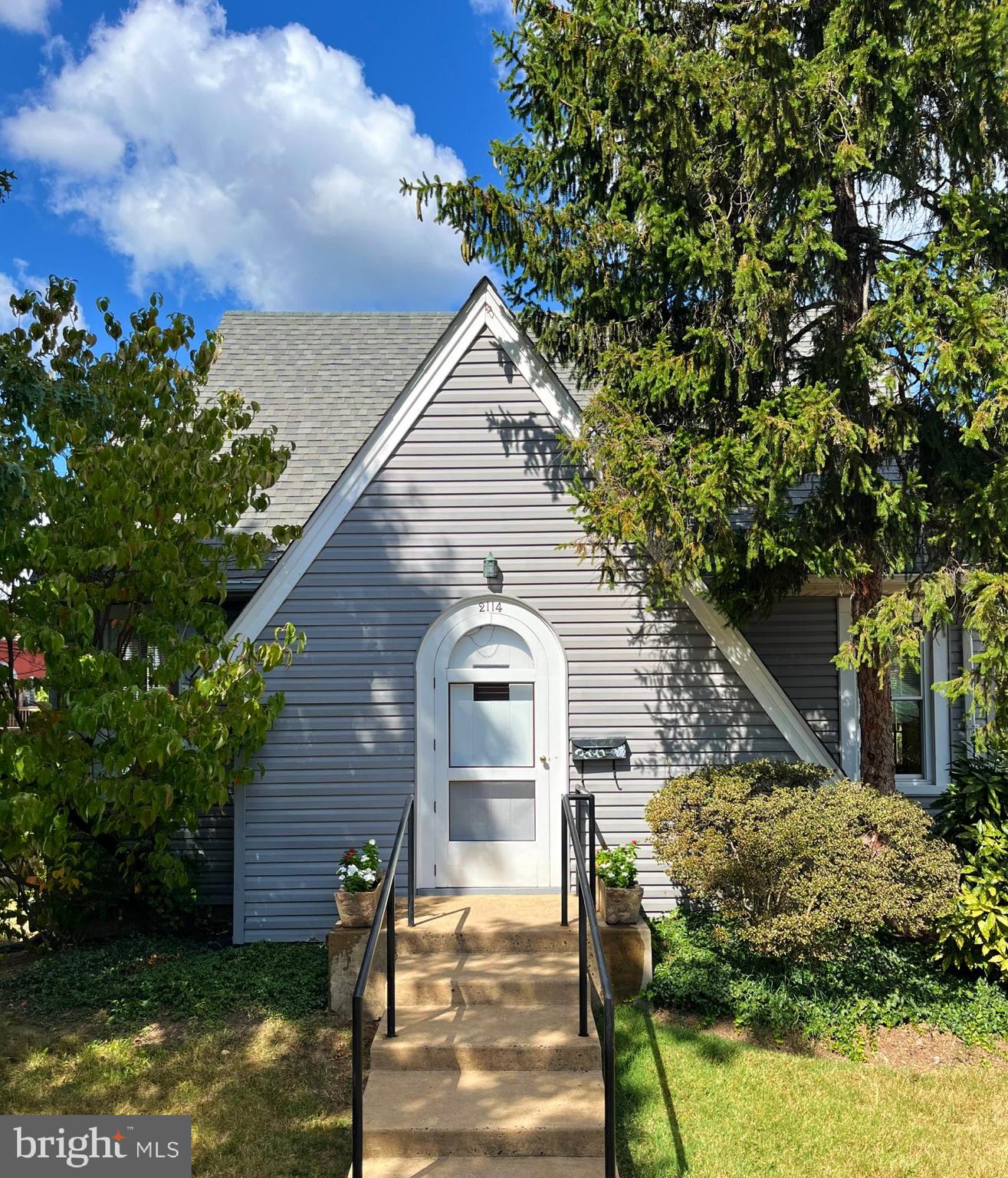 MAYWOOD - Residential