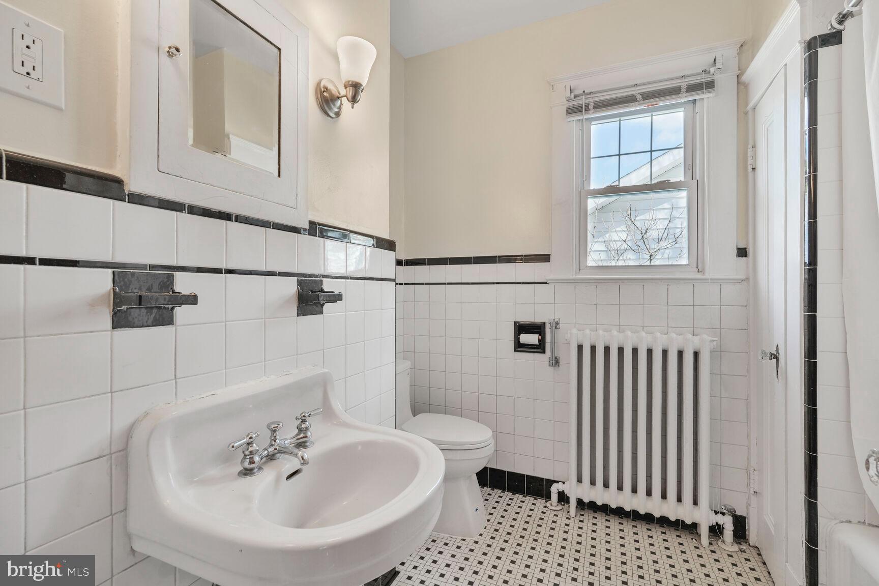 MAYWOOD - Residential