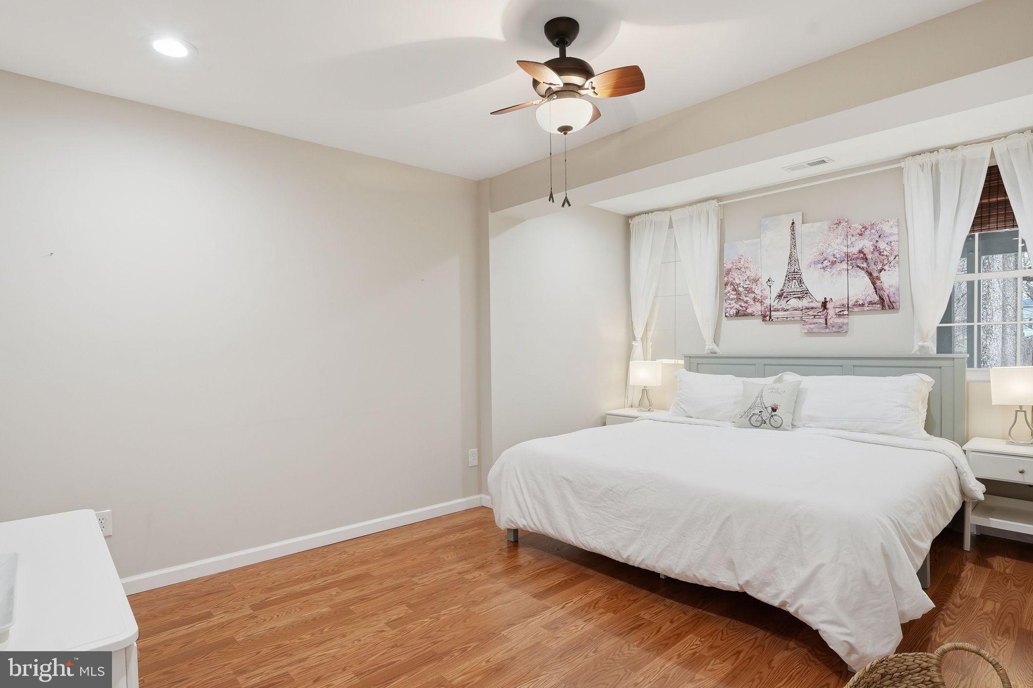 LAKELANDS - Residential