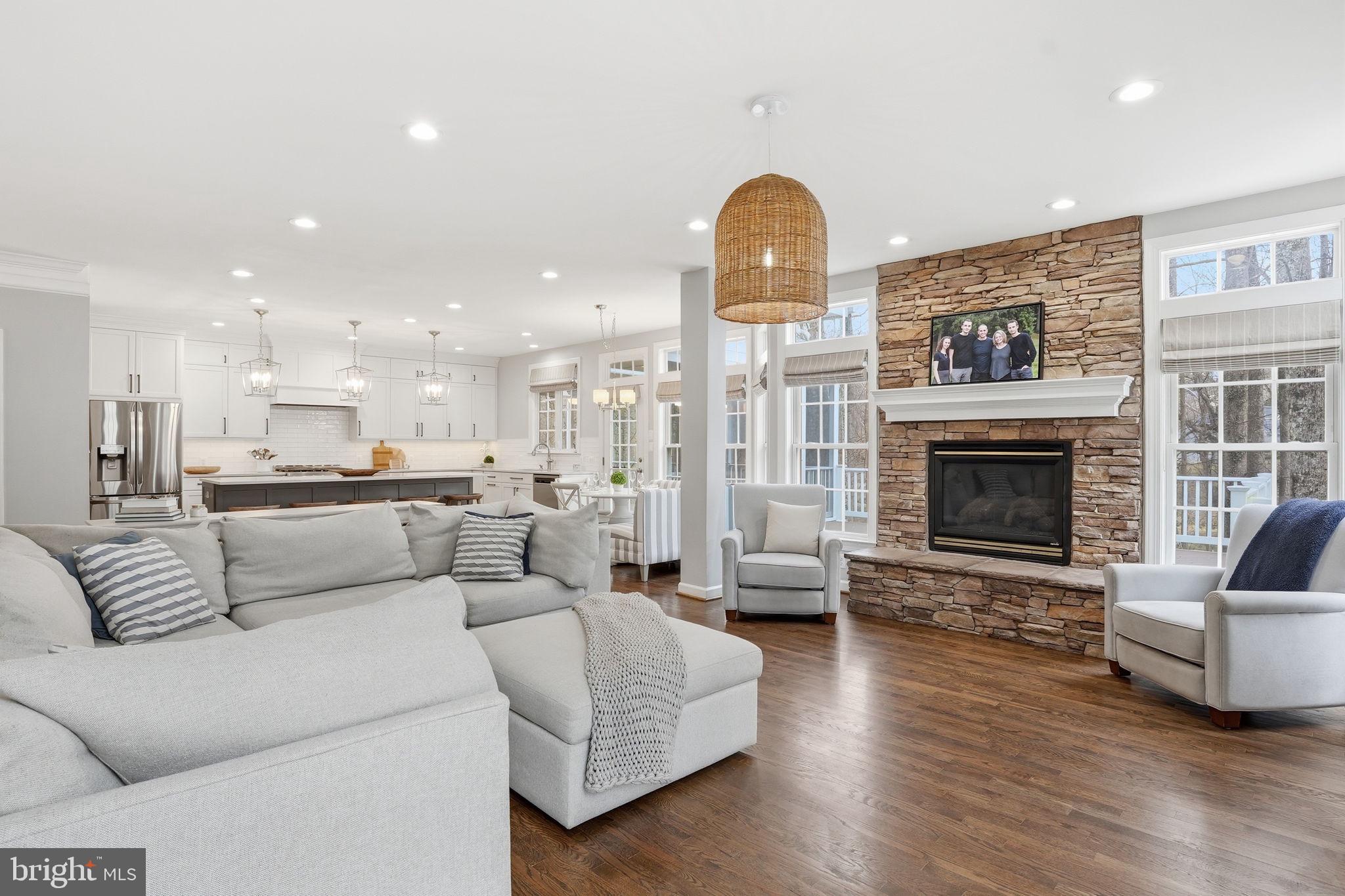 LAKELANDS - Residential