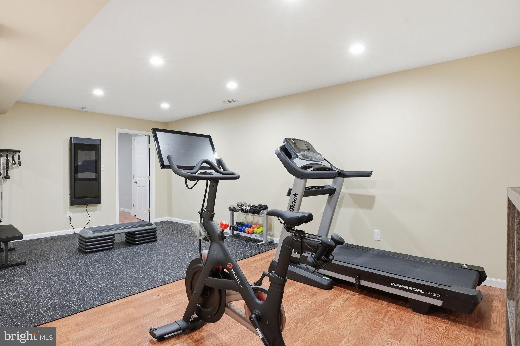 LAKELANDS - Residential