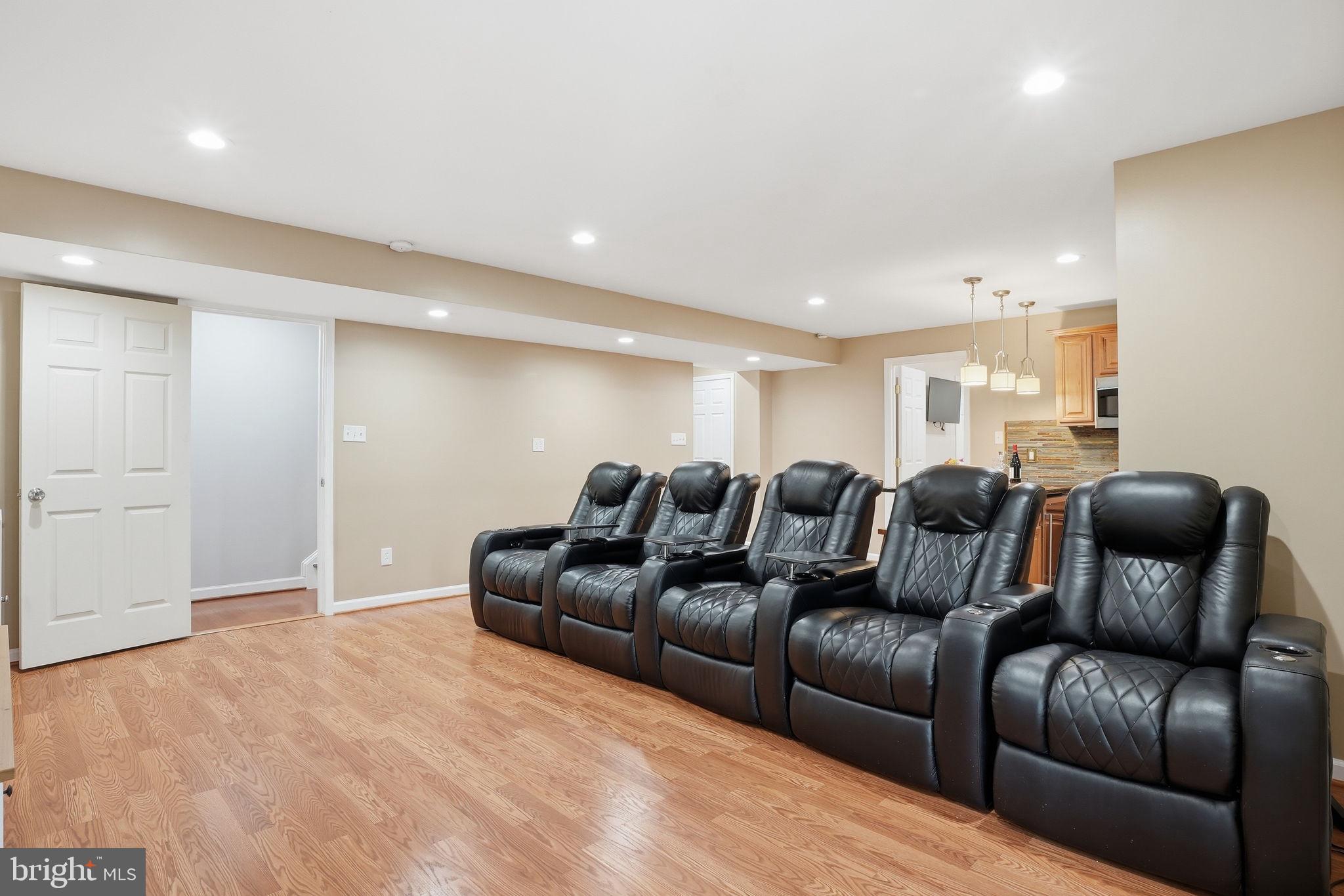 LAKELANDS - Residential