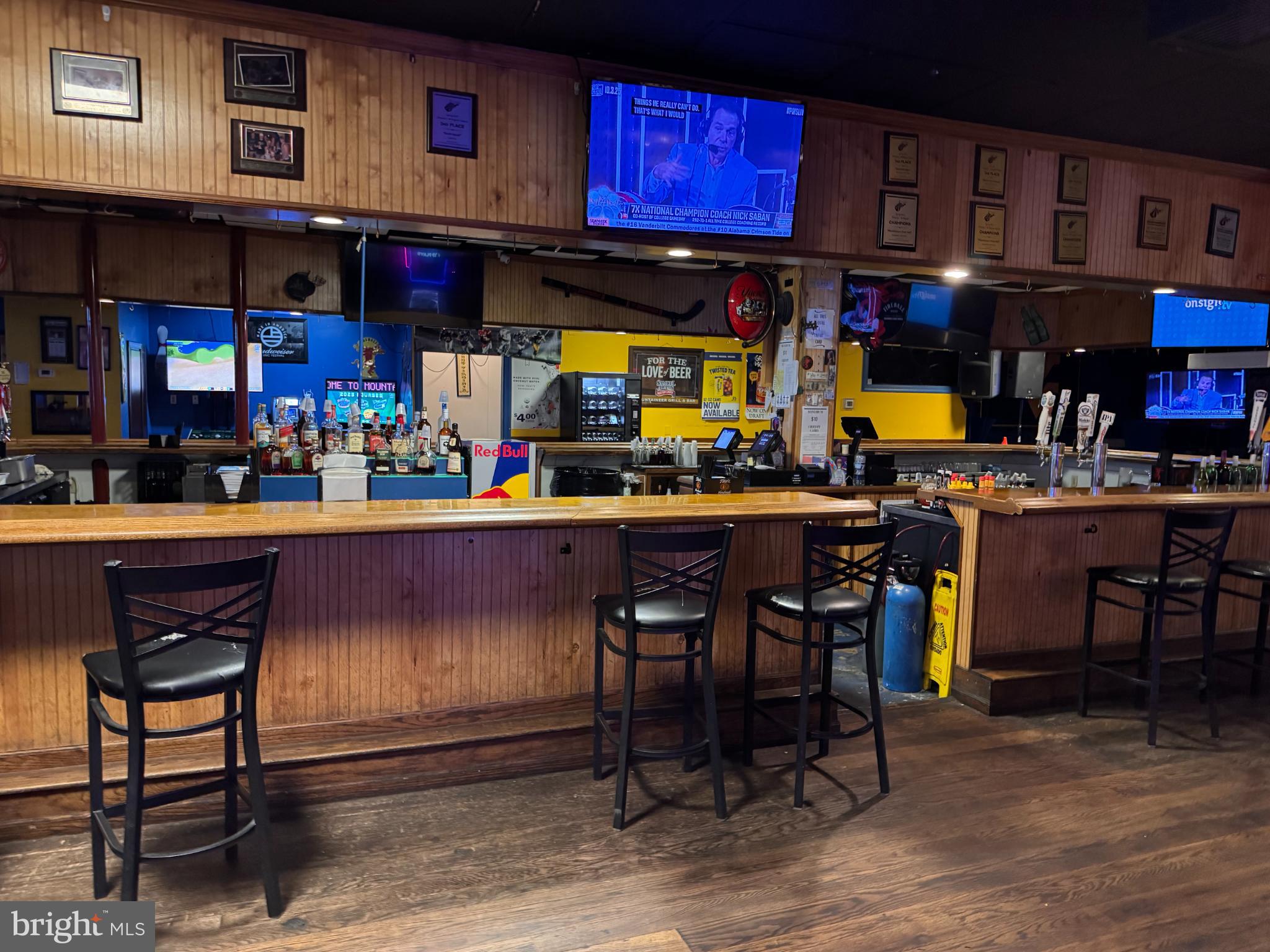 MID-ATLANTIC INDUSTRIAL PARK - Commercial Lease