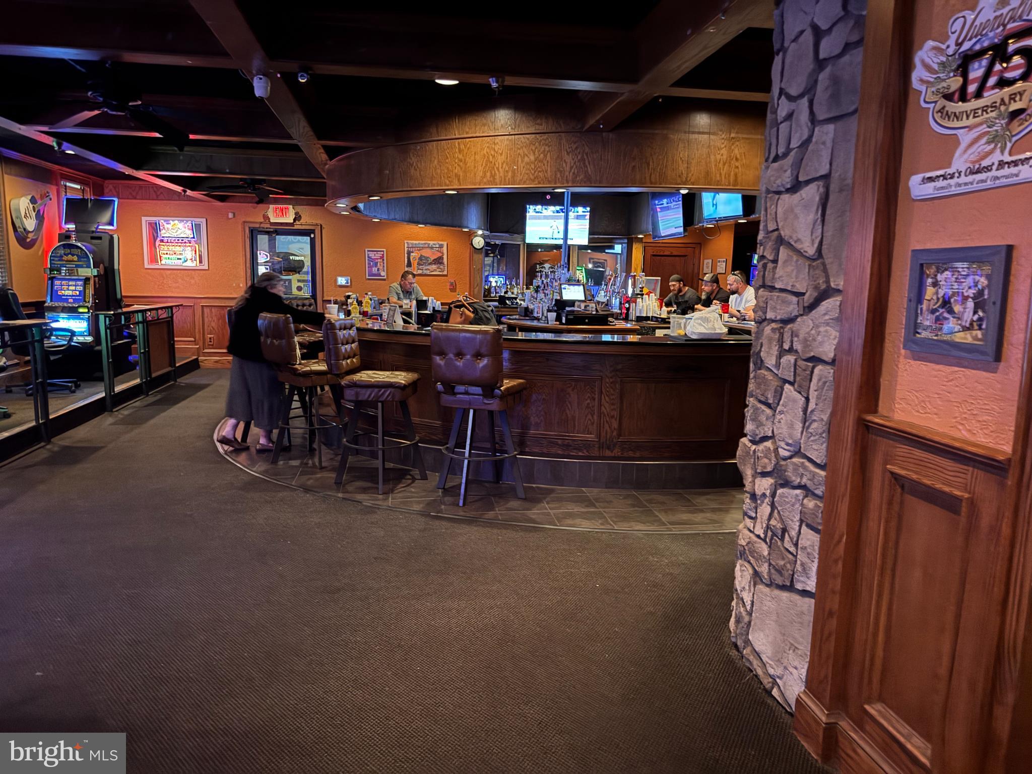 MID-ATLANTIC INDUSTRIAL PARK - Commercial Lease