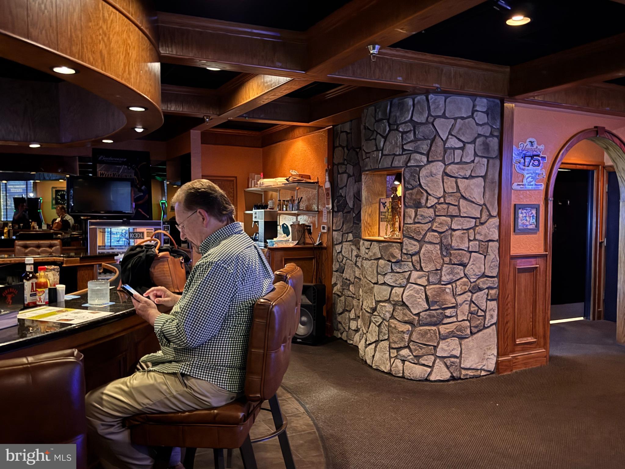 MID-ATLANTIC INDUSTRIAL PARK - Commercial Lease