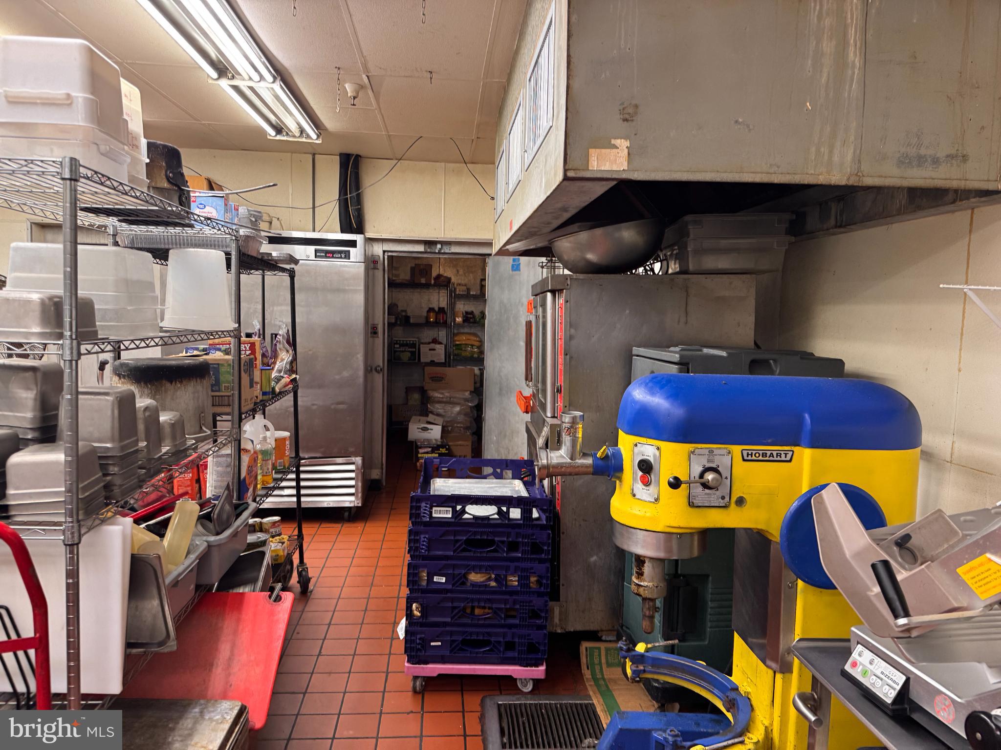 MID-ATLANTIC INDUSTRIAL PARK - Commercial Lease