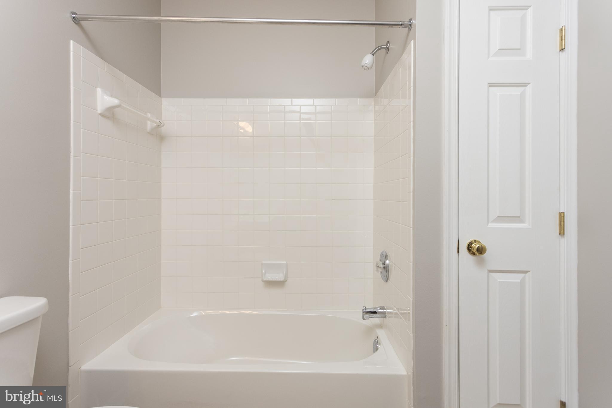 PERRY HALL FARMS - Residential Lease