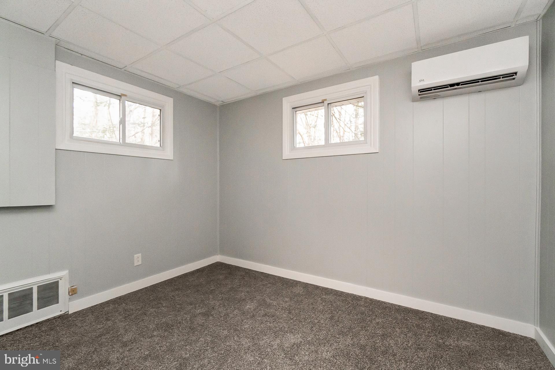 HOLIDAY POCONO - Residential