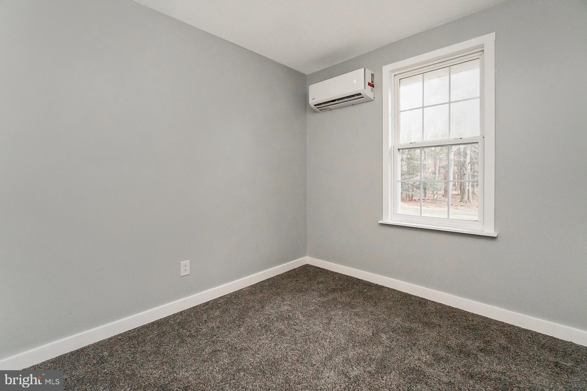 HOLIDAY POCONO - Residential