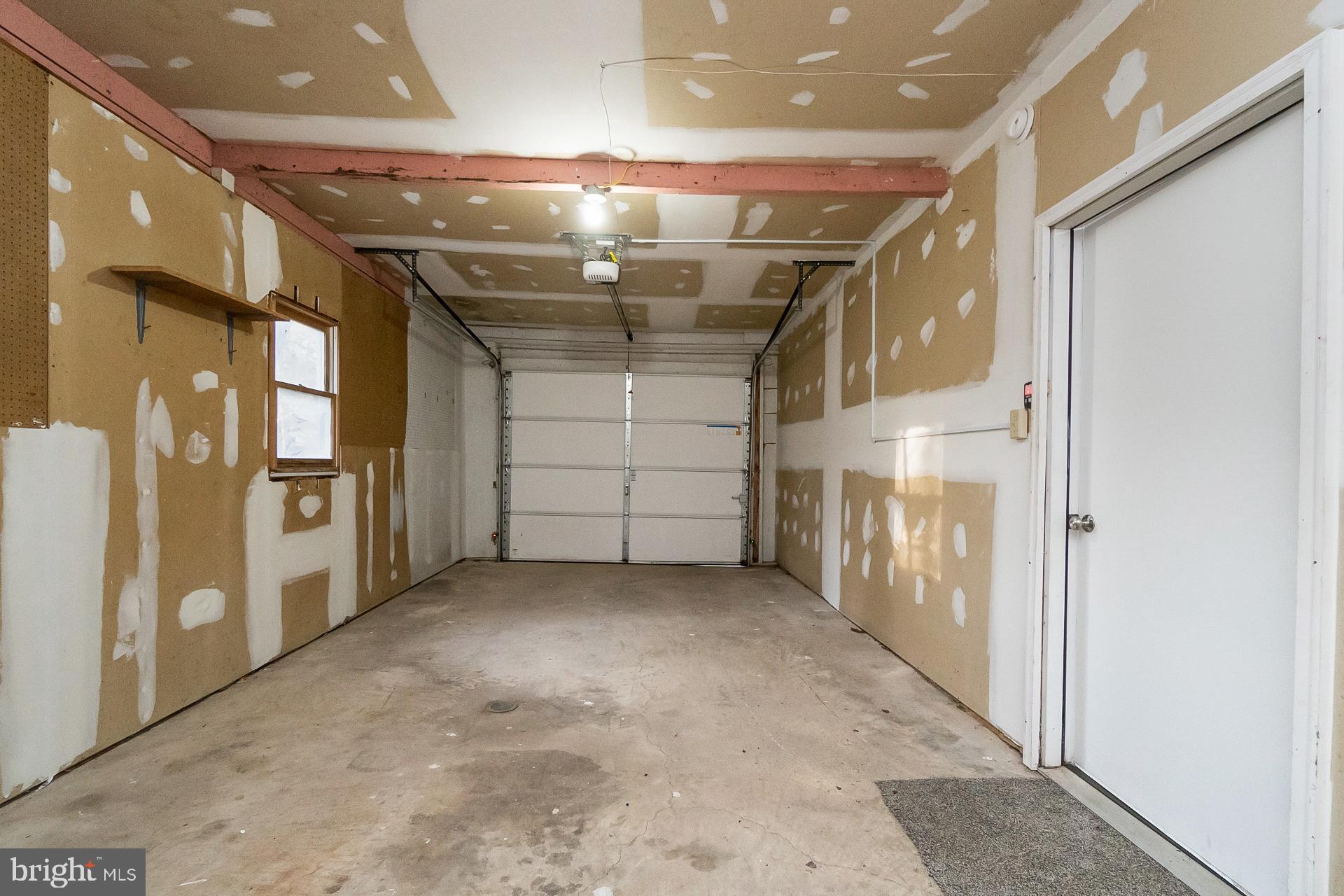 HOLIDAY POCONO - Residential