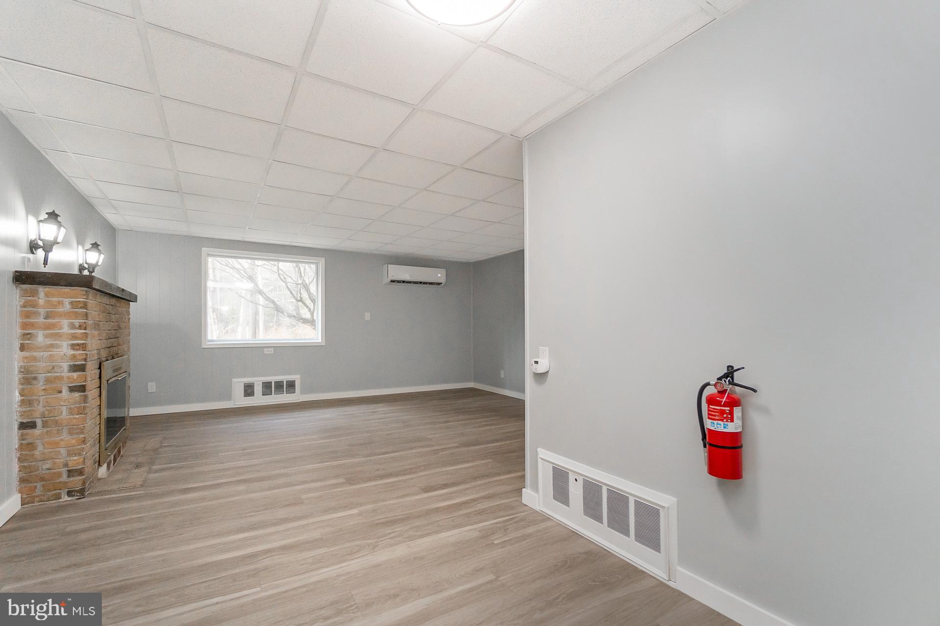 HOLIDAY POCONO - Residential