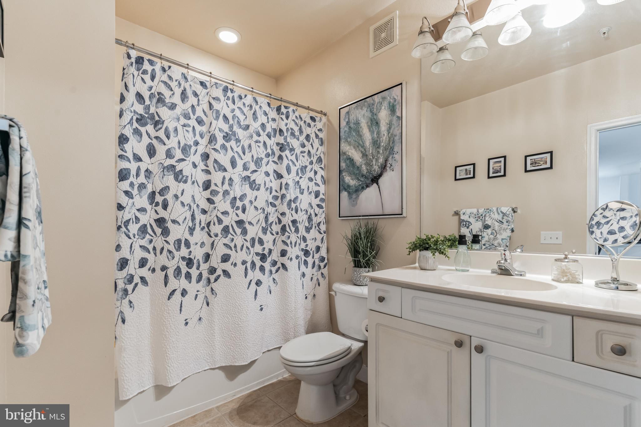 FITZ AT ROCKVILLE TOWN C - Residential