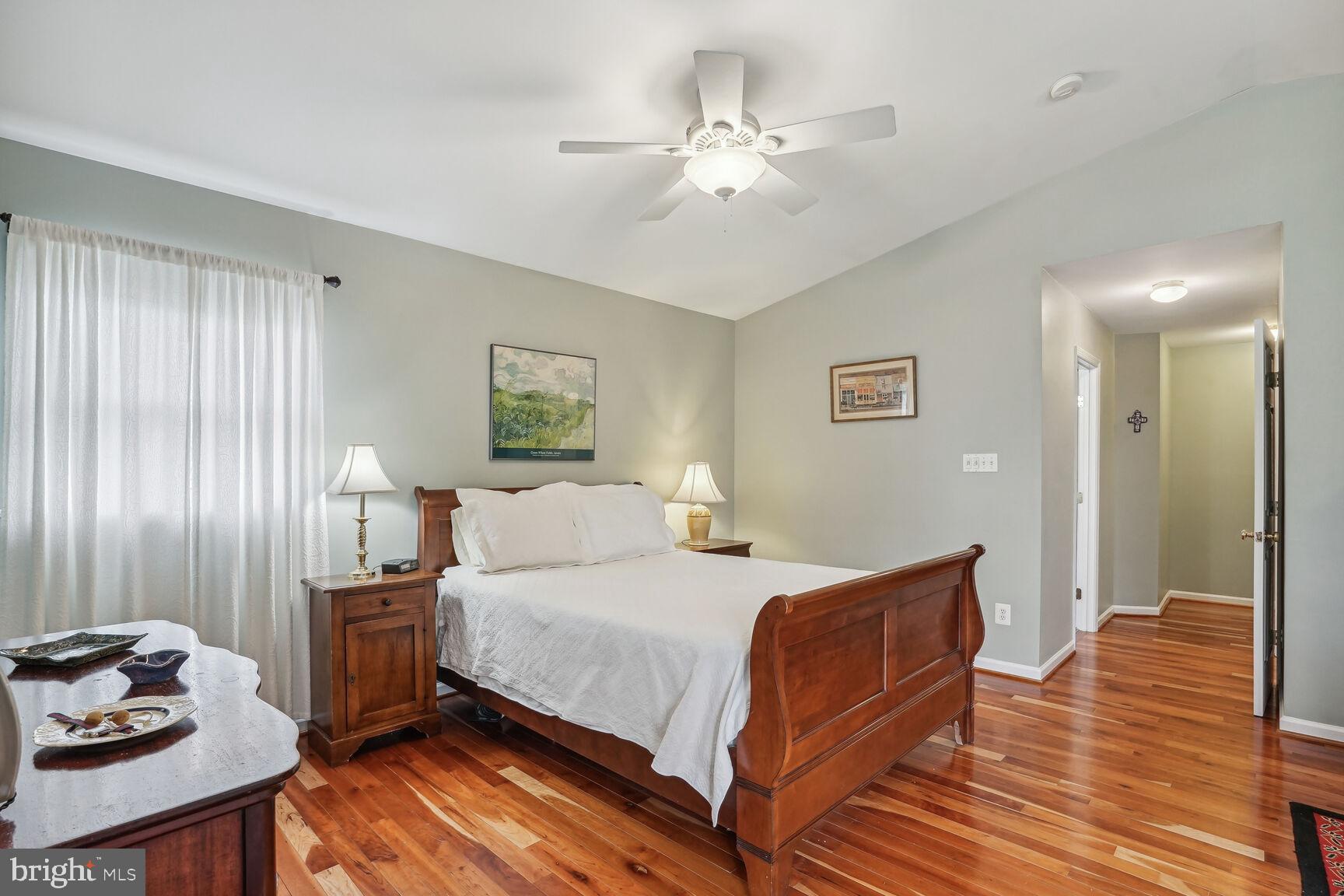 VIENNA WOODS - Residential