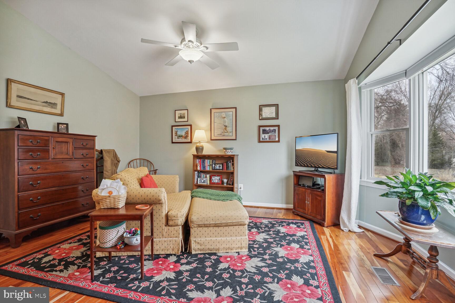 VIENNA WOODS - Residential