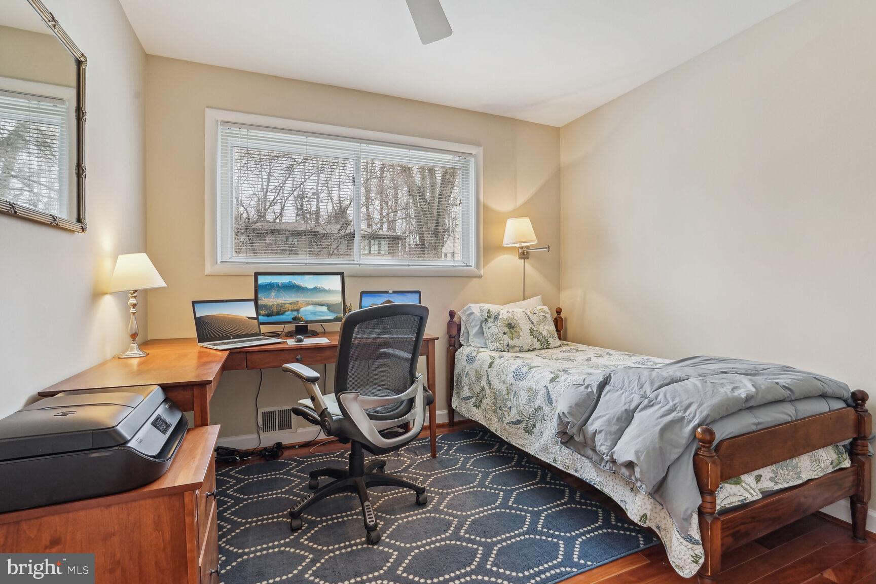 VIENNA WOODS - Residential