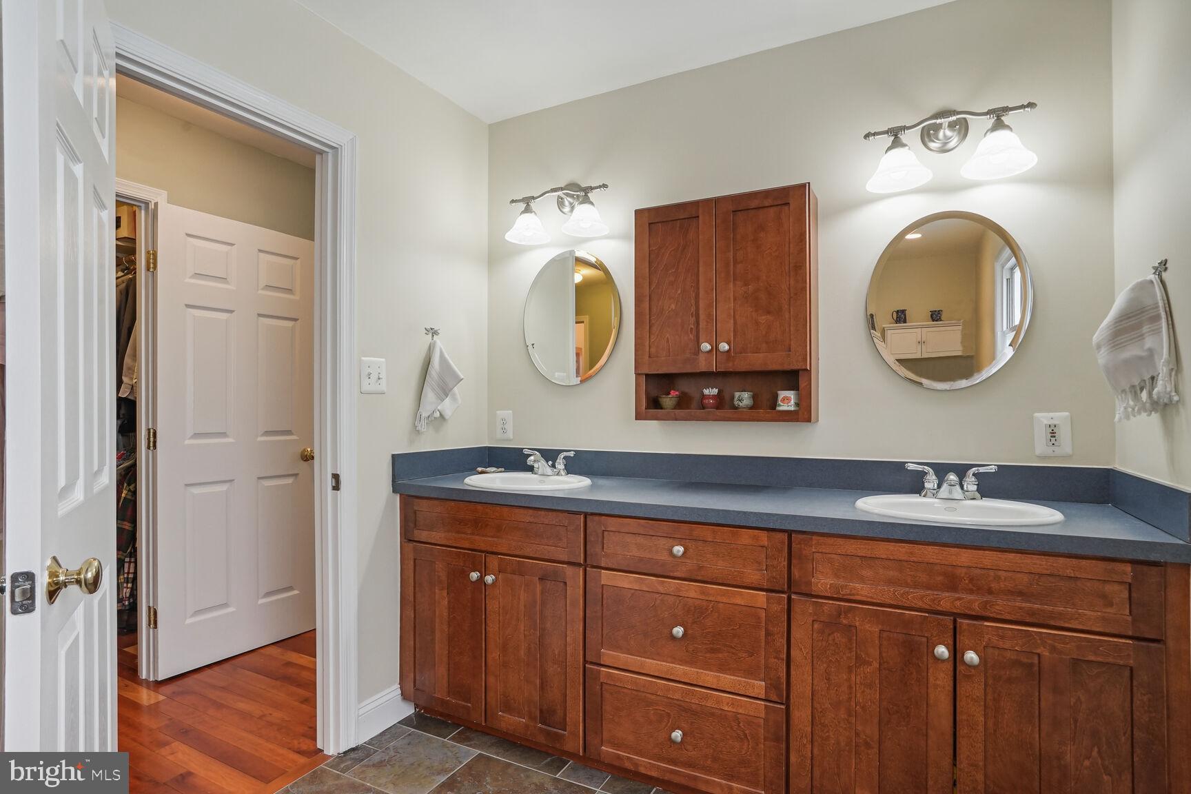 VIENNA WOODS - Residential