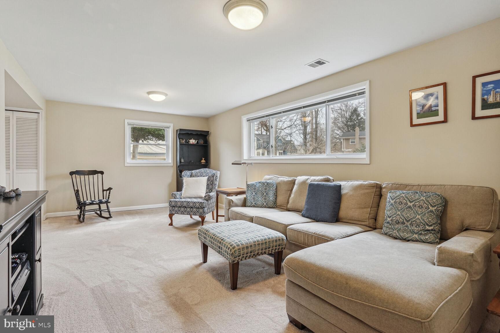 VIENNA WOODS - Residential