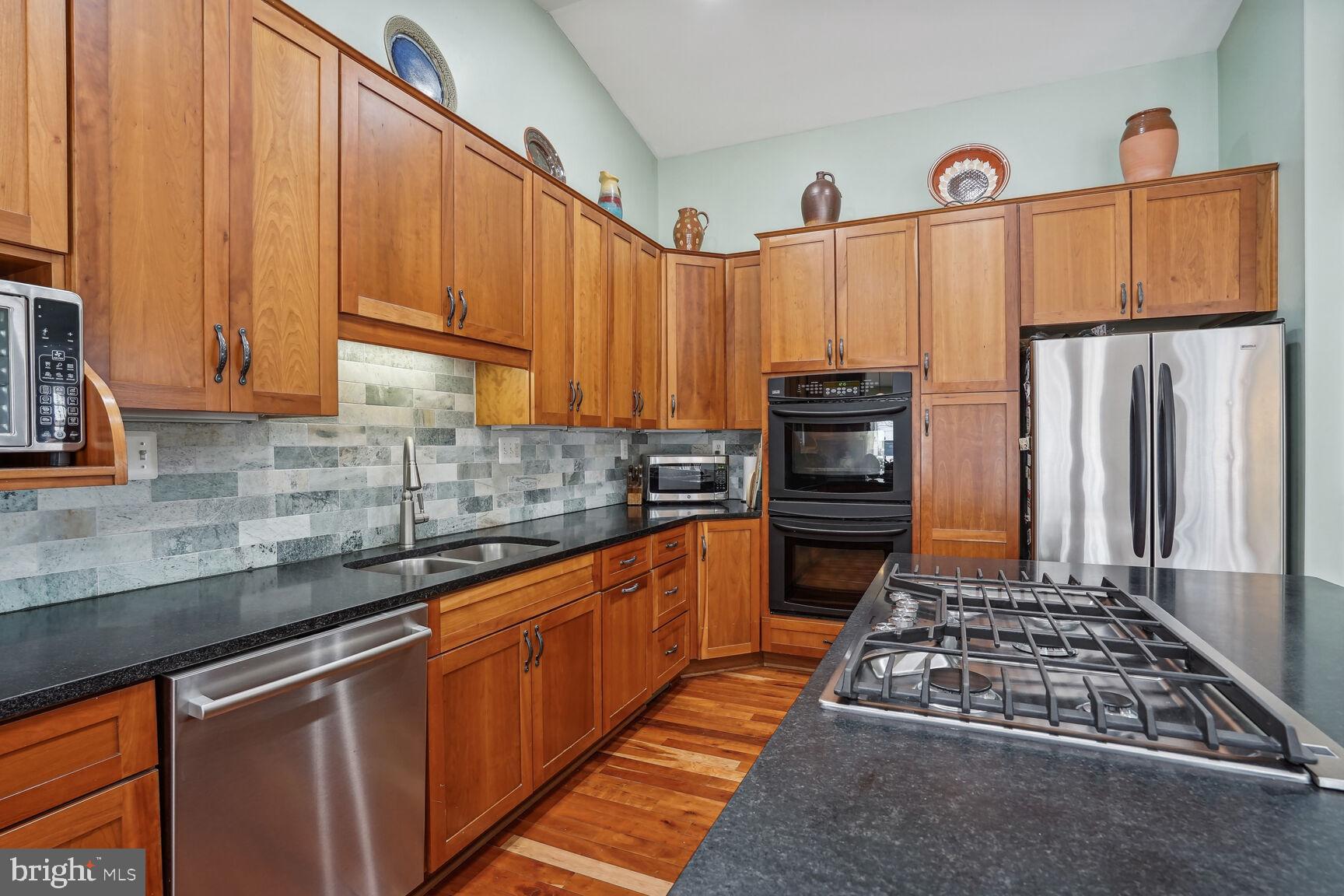 VIENNA WOODS - Residential