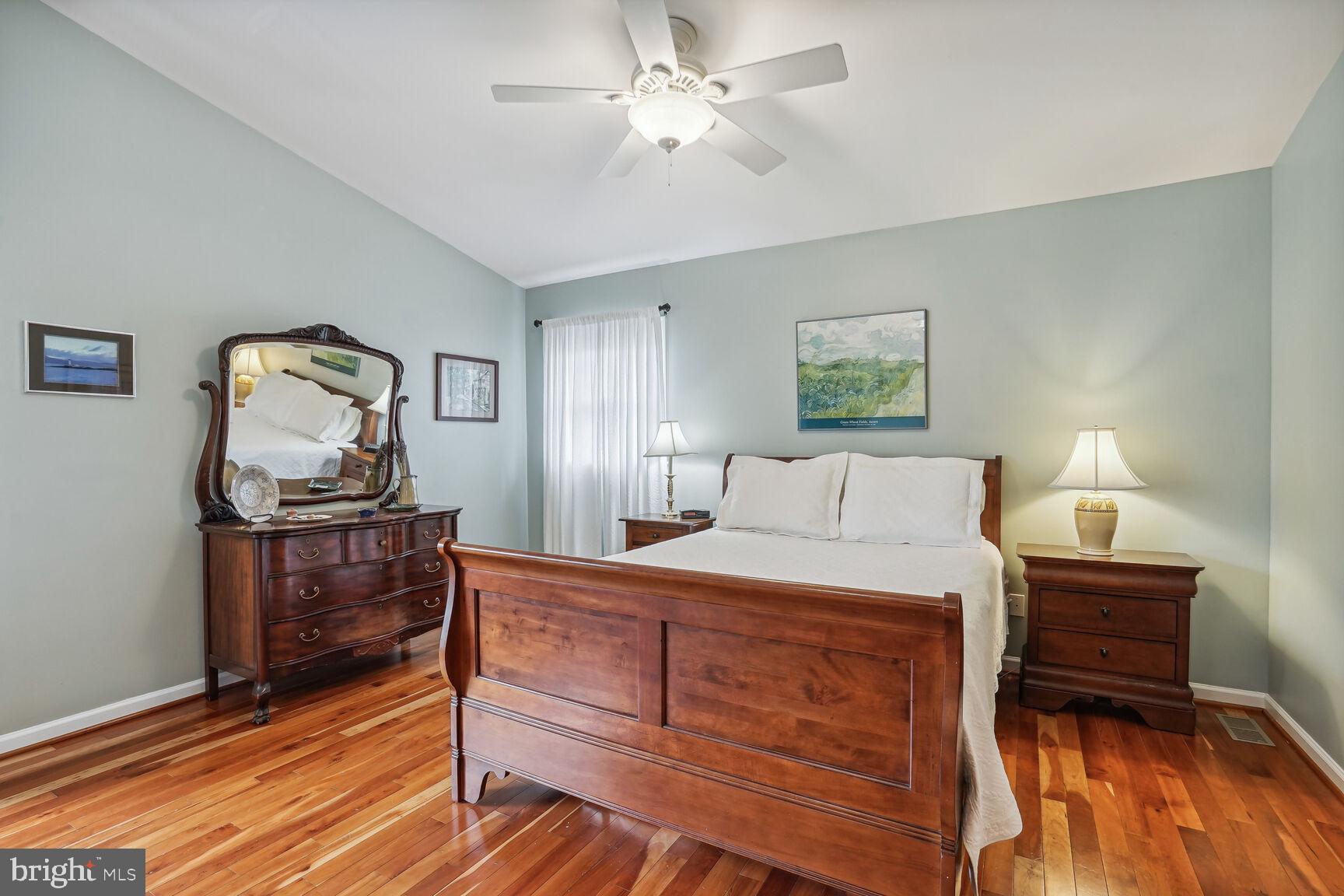 VIENNA WOODS - Residential