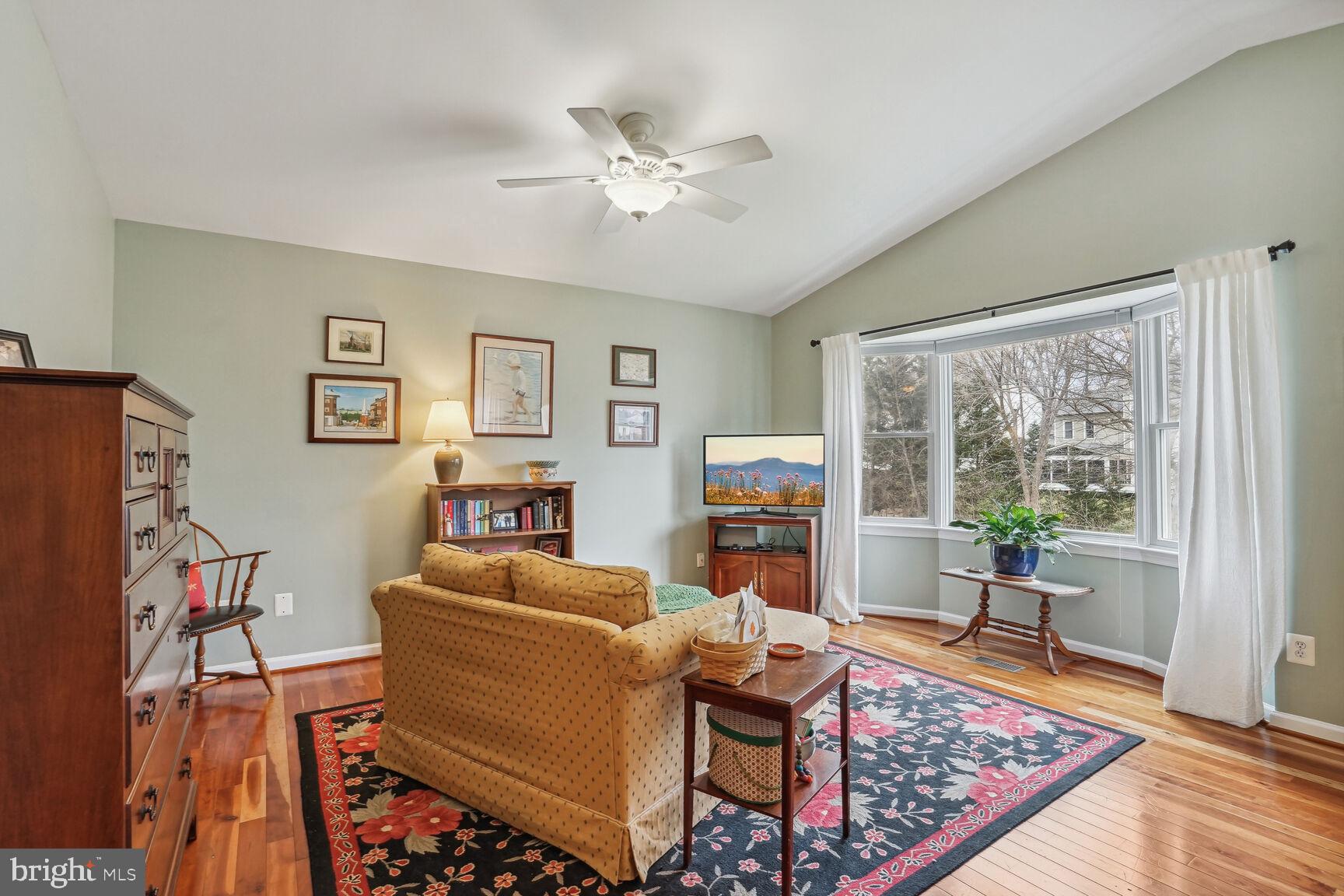 VIENNA WOODS - Residential