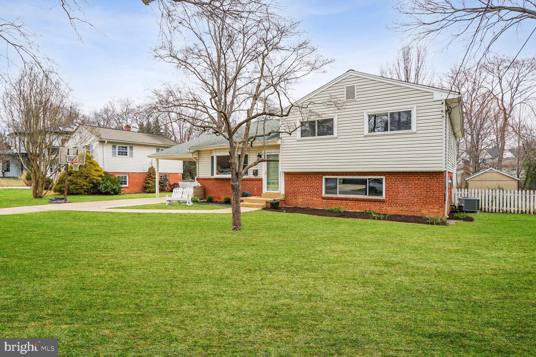 VIENNA WOODS - Residential