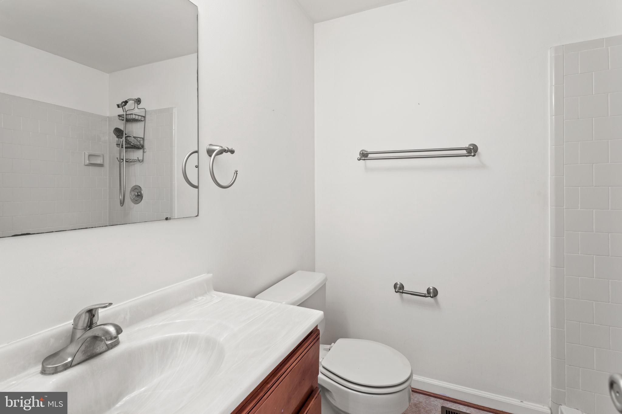 COLONY VILLAGE - Residential Lease