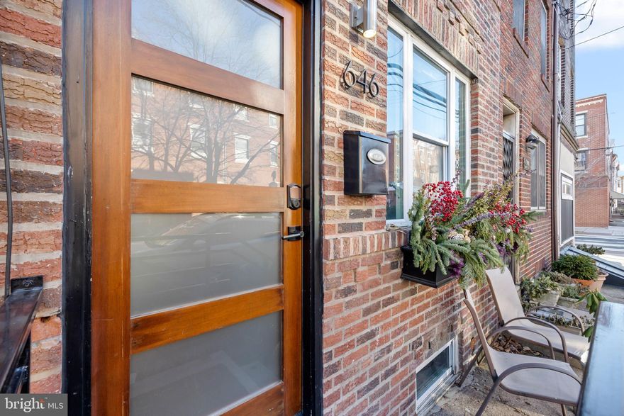 Fully renovated 3 story- 2 bedroom, 2 bathroom home in Passyunk Square with skyline views from the ROOF DECK available NOW! This is a wonderfully sunny home has all the modern amenities; stainless steel kitchen with granite counters and 42 inch cabinets, central air, hardwood floors, recessed lighting, finished basement with washer/dryer and plenty of storage, hardwired iPod dock and speakers, beautiful tile bathrooms each on their own separate floor, and did we mention a private roof deck!?!  Located right across the street from Gold Star Park and walkable to Passyunk Avenue, cheesesteak row, the Italian Market and all the fun South Philly has to offer. Pets ok on a case-by case basis, street permit parking available. Easy online application, schedule your private showing today!