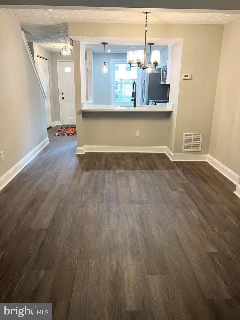 NEWINGTON FOREST - Residential Lease