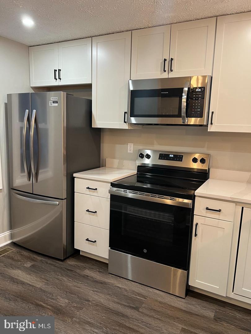 NEWINGTON FOREST - Residential Lease