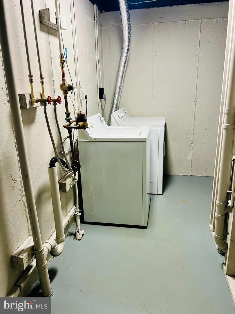 NEWINGTON FOREST - Residential Lease