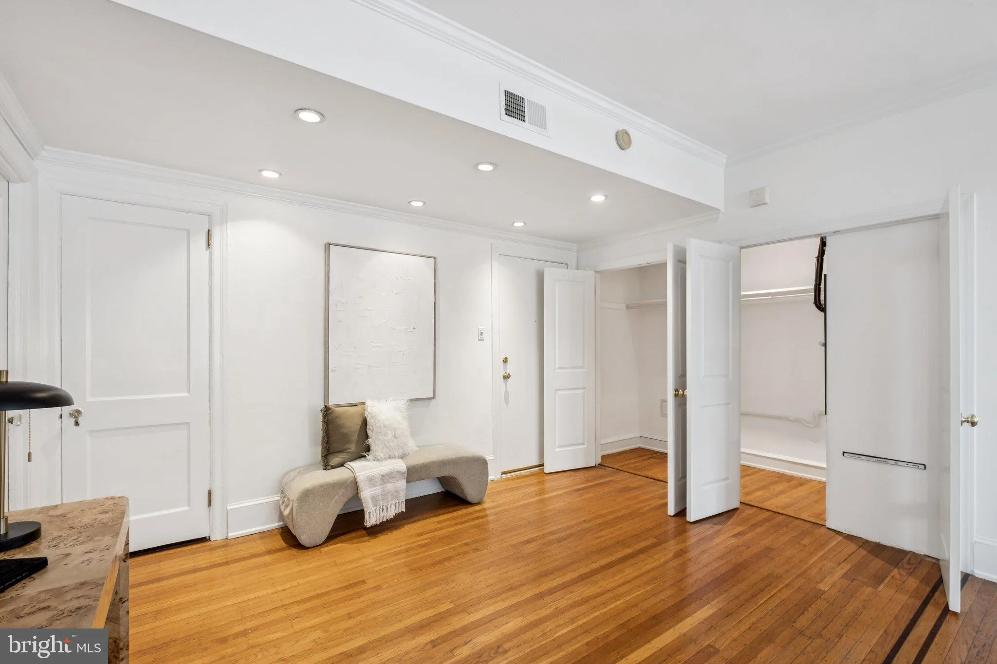 Philadelphia, Pennsylvania 19103, United States, 2 Bedrooms Bedrooms, ,2 BathroomsBathrooms,Residential,Active,216007