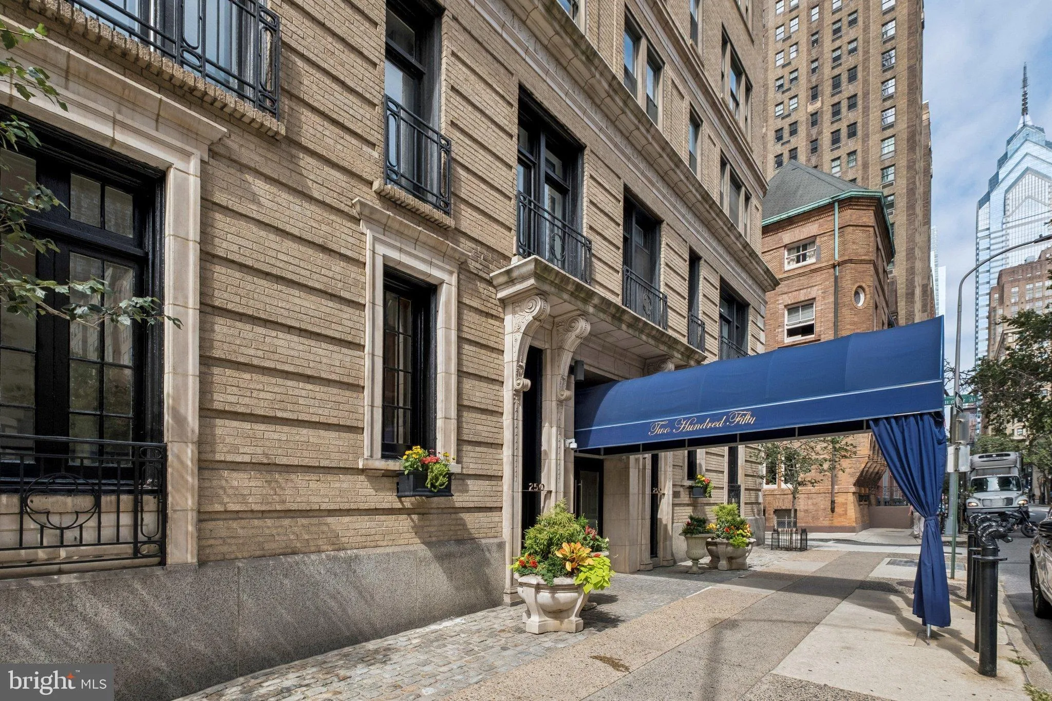 Philadelphia, Pennsylvania 19103, United States, 2 Bedrooms Bedrooms, ,2 BathroomsBathrooms,Residential,Active,216007