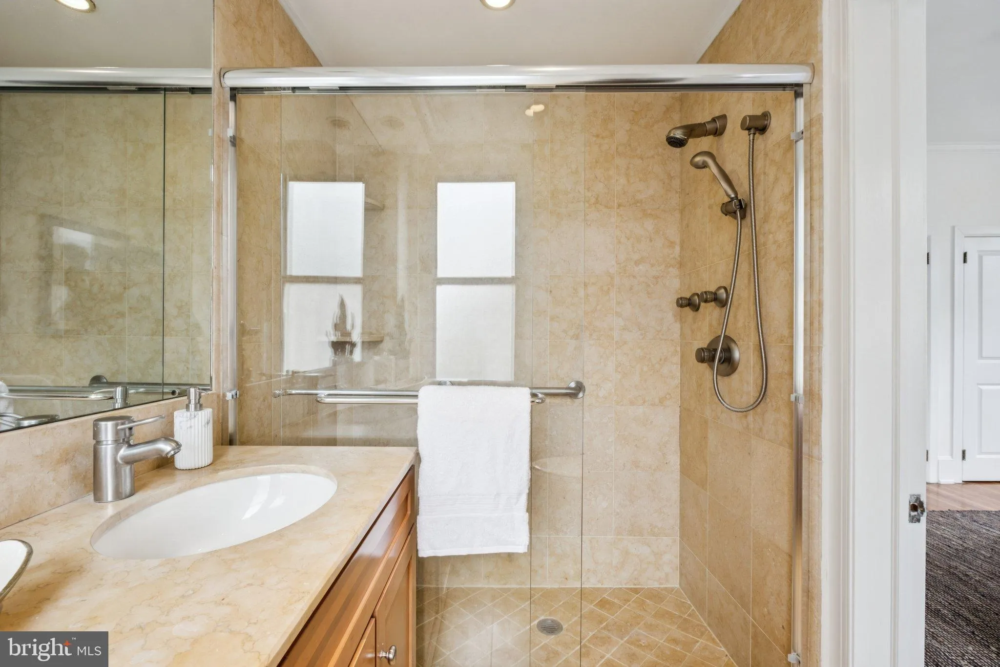 Philadelphia, Pennsylvania 19103, United States, 2 Bedrooms Bedrooms, ,2 BathroomsBathrooms,Residential,Active,216007