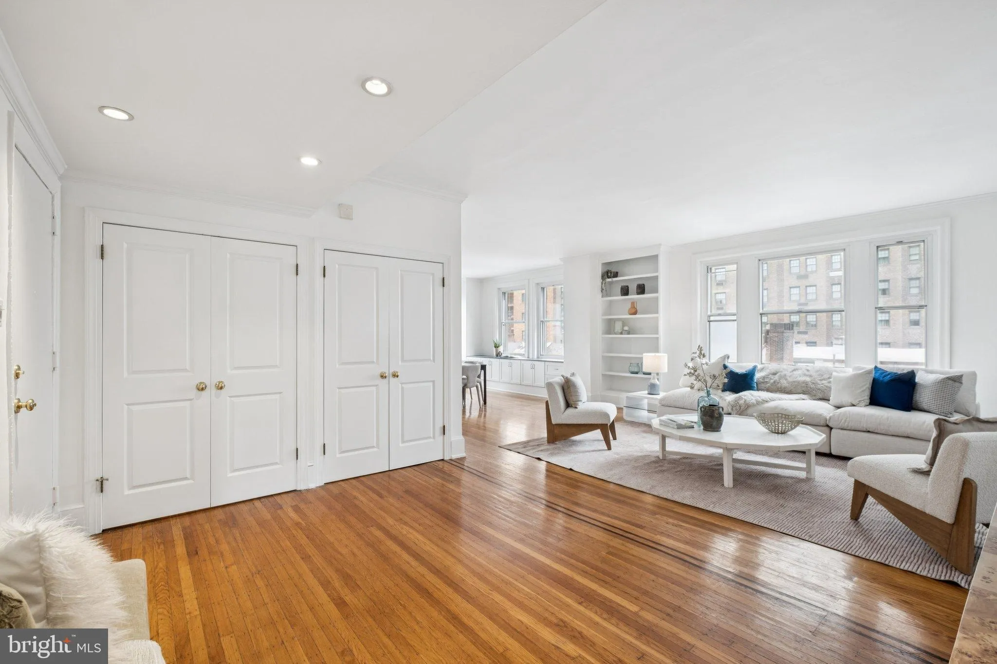 Philadelphia, Pennsylvania 19103, United States, 2 Bedrooms Bedrooms, ,2 BathroomsBathrooms,Residential,Active,216007