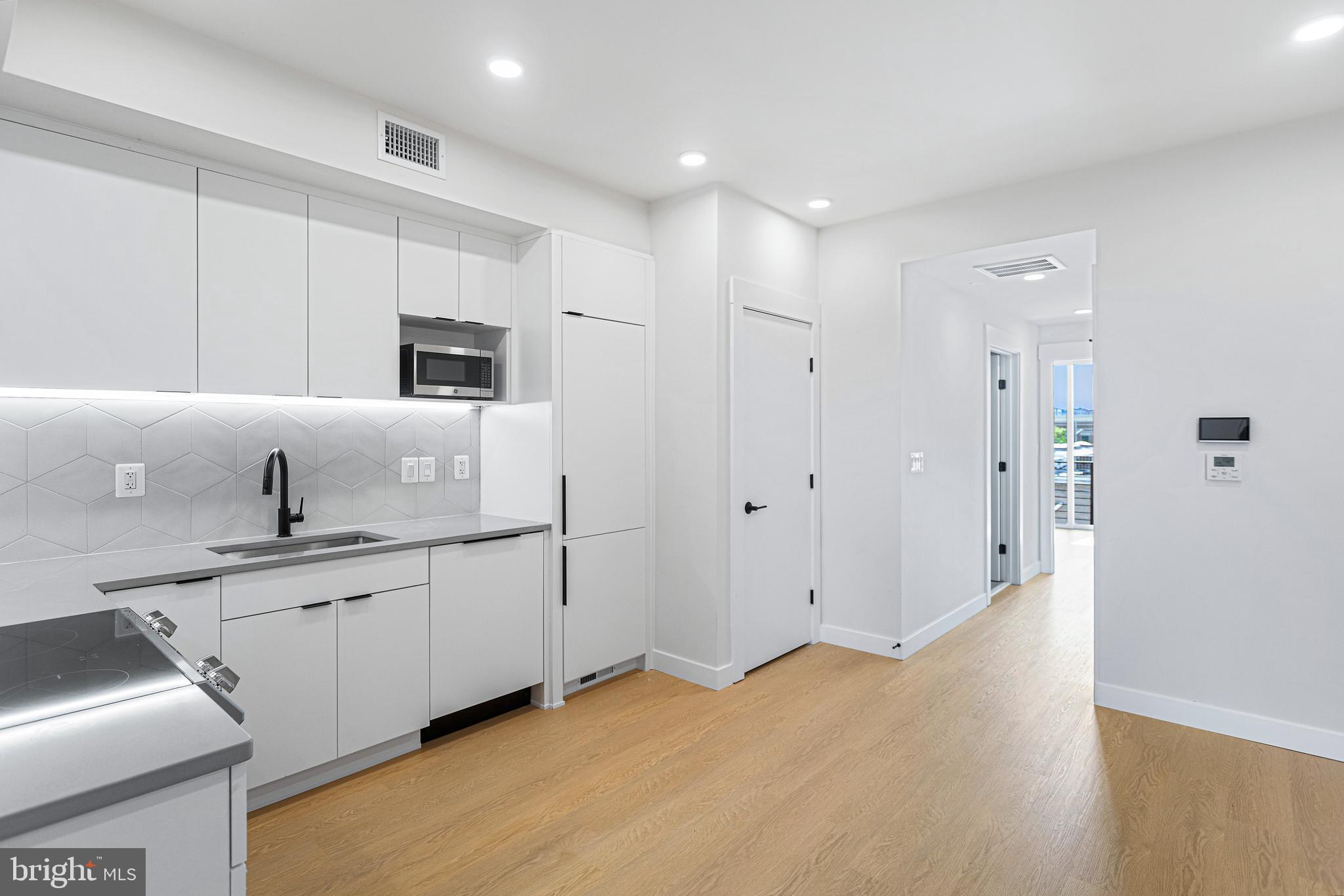 733 8TH STREET SE 202