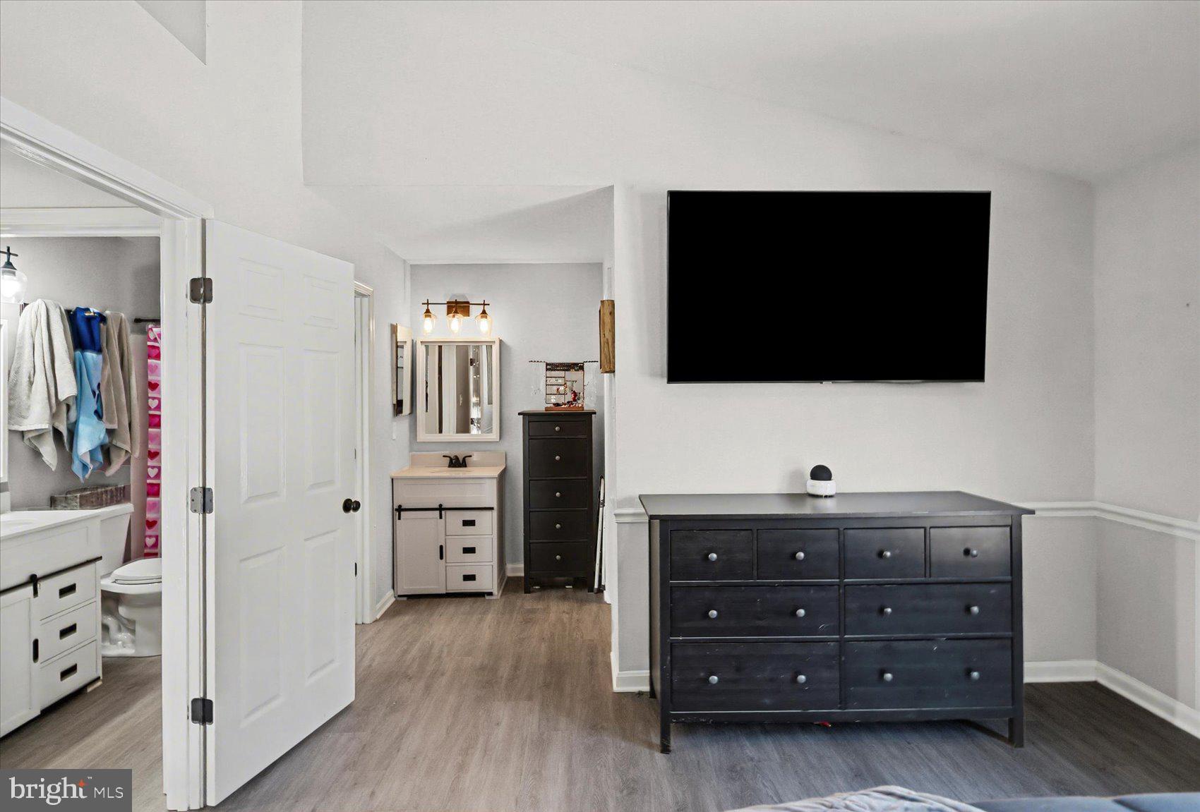 VILLAGE OF THOMAS RUN - Residential