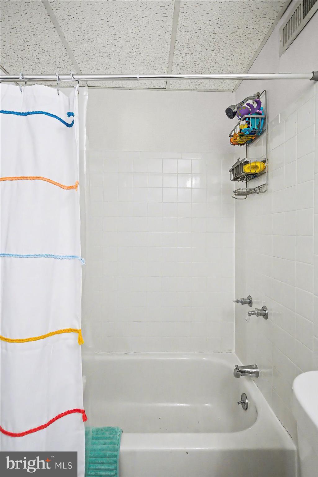 VILLAGE OF THOMAS RUN - Residential