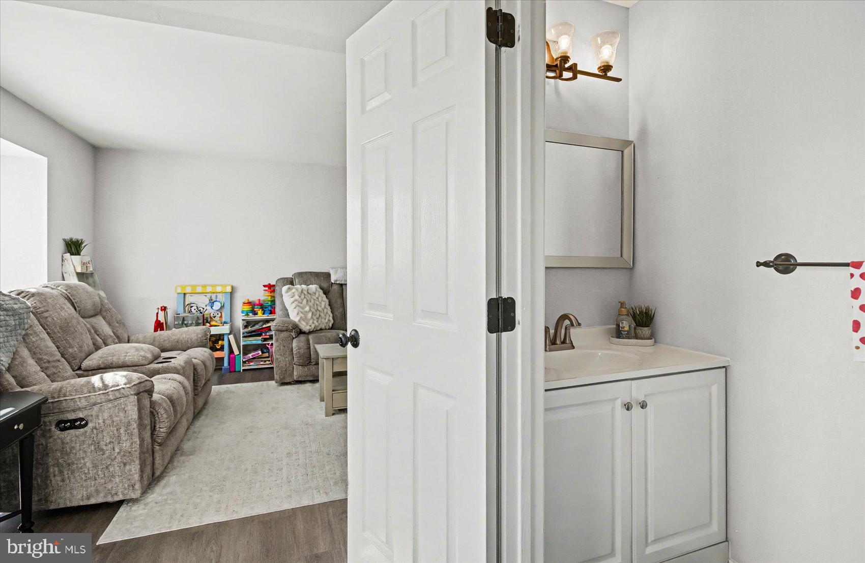 VILLAGE OF THOMAS RUN - Residential