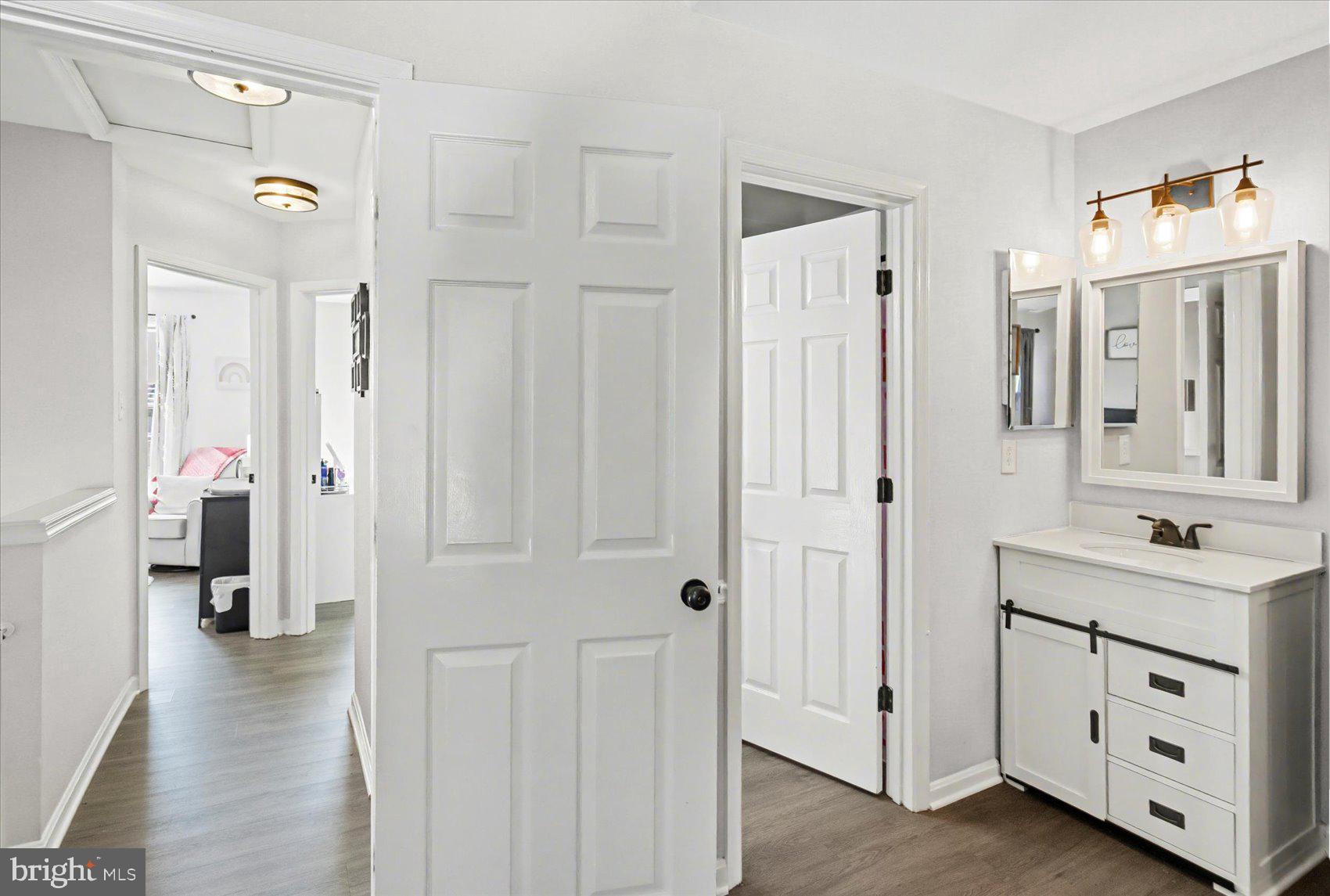 VILLAGE OF THOMAS RUN - Residential