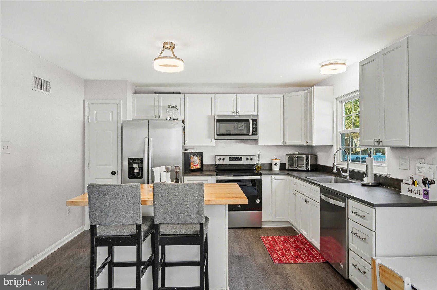 VILLAGE OF THOMAS RUN - Residential