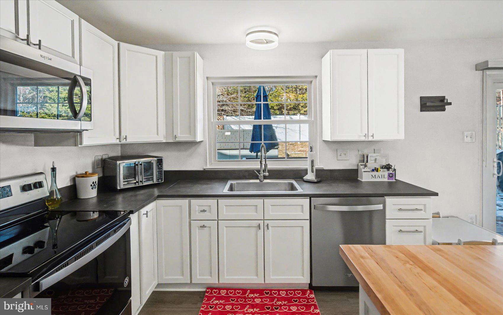 VILLAGE OF THOMAS RUN - Residential