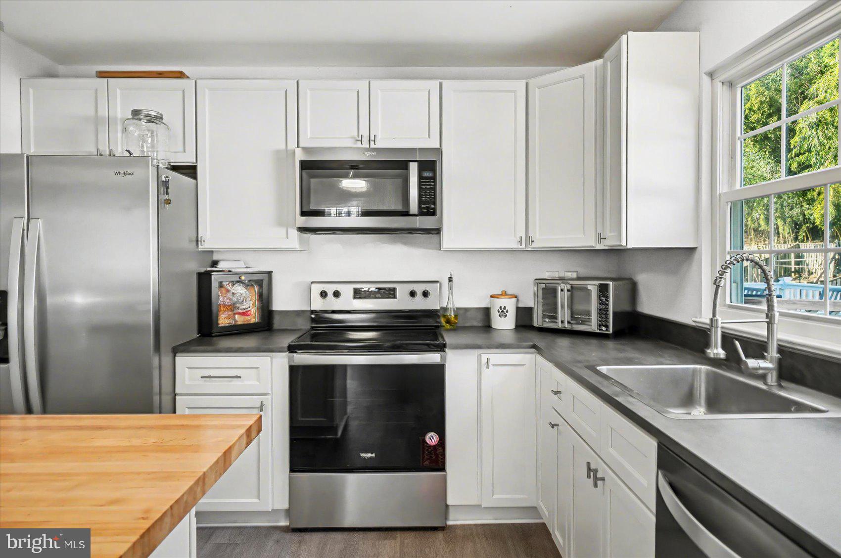 VILLAGE OF THOMAS RUN - Residential