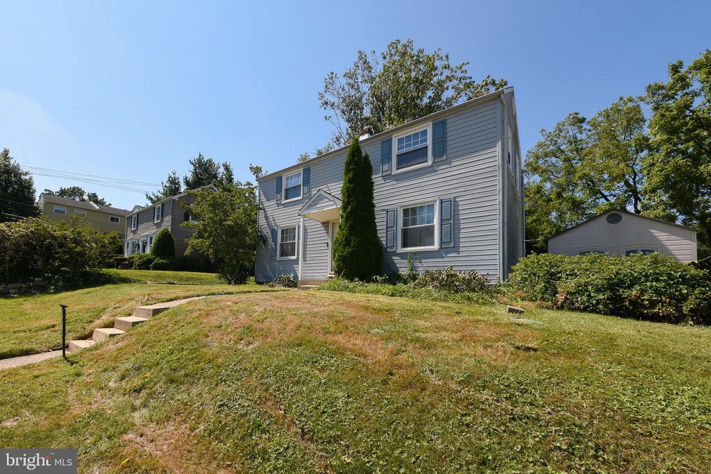 Photo of 1014 N York Road, WILLOW GROVE, PA 19090 (MLS # PAMC2153882)
