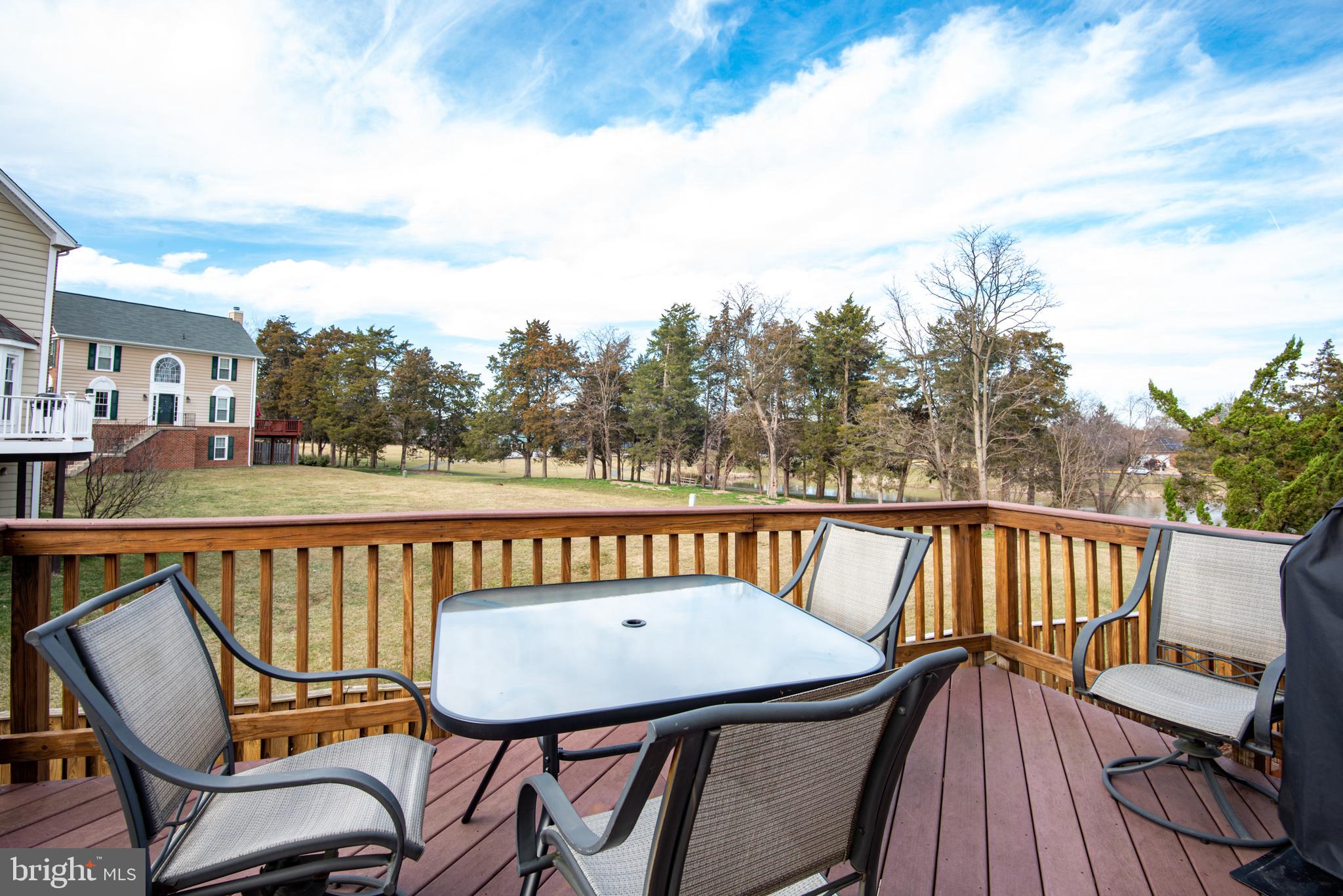 ASHBURN FARM - Residential