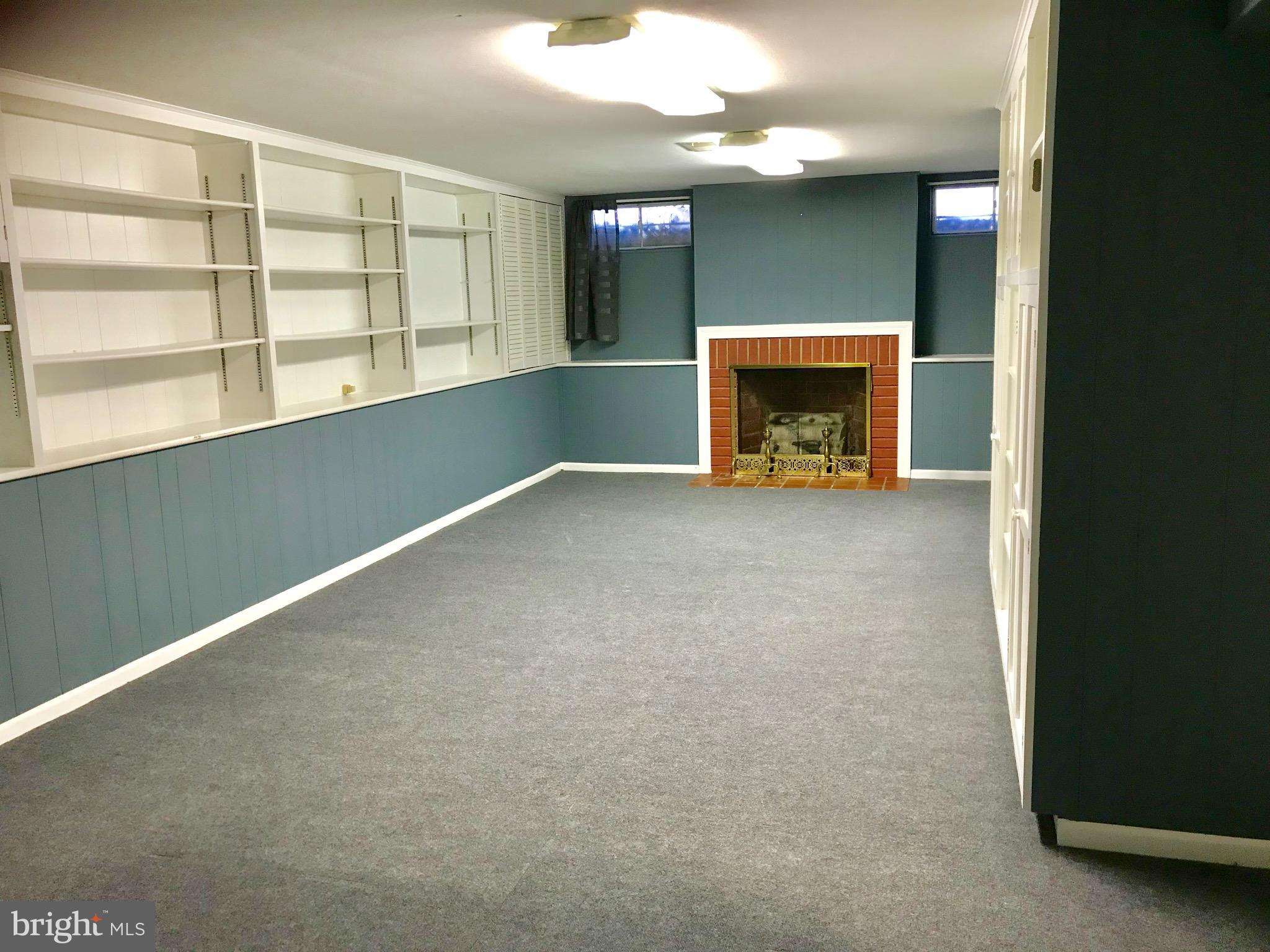 PIMMIT HILLS - Residential Lease