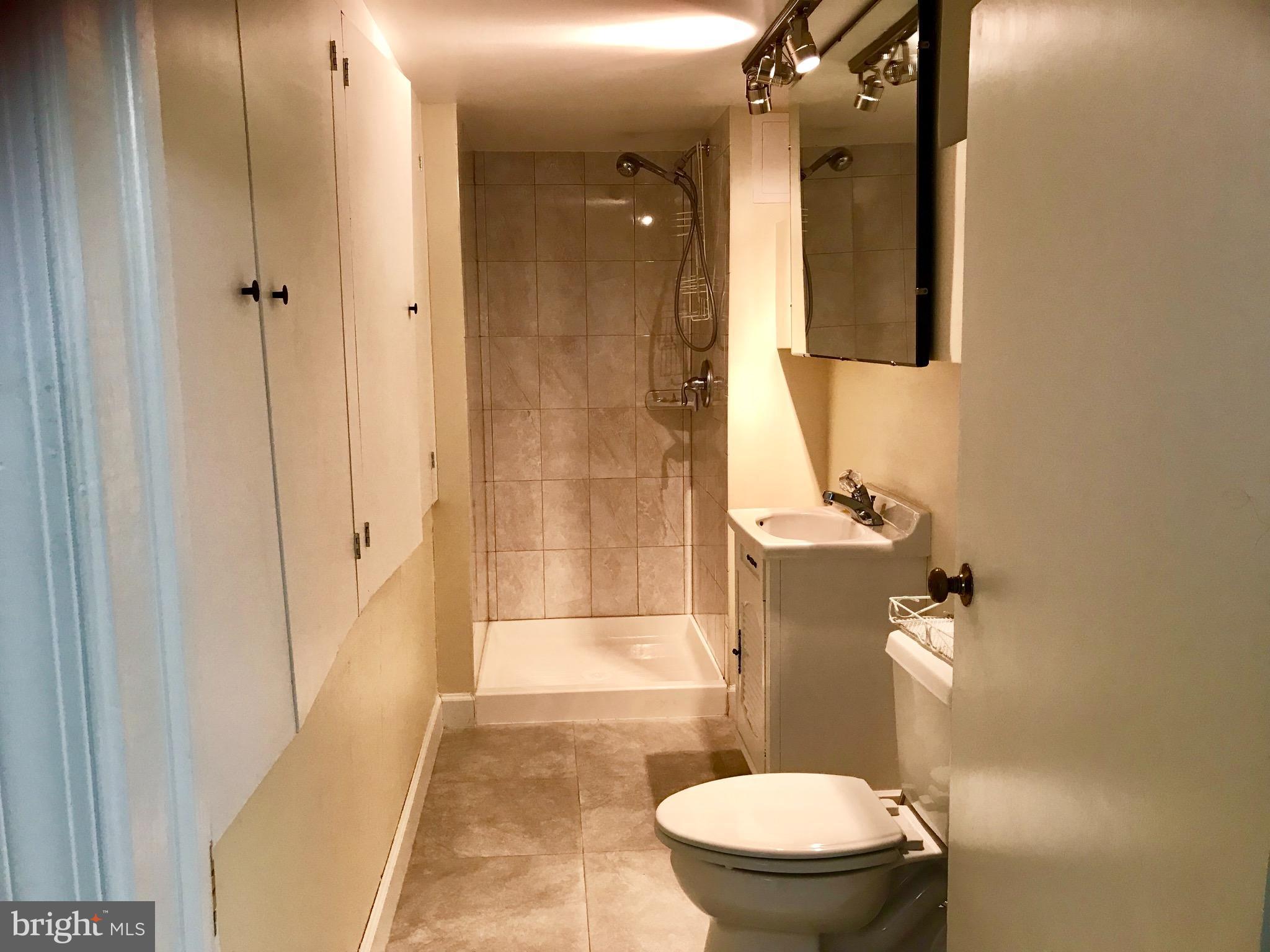 PIMMIT HILLS - Residential Lease